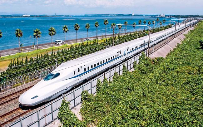 Tàu cao tốc nhìn từ Nhật Bản | Báo Sài Gòn Đầu Tư Tài Chính