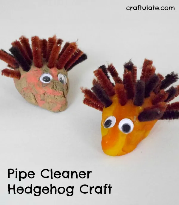 Kid Friendly Colorful Pipe Cleaner Pencil Holder Tutorial