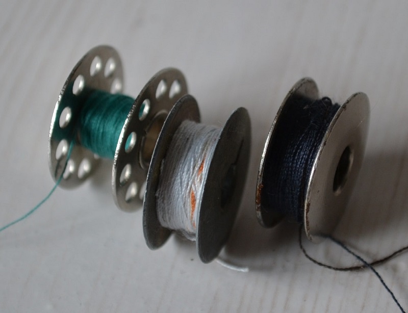 Differences between sewing bobbins