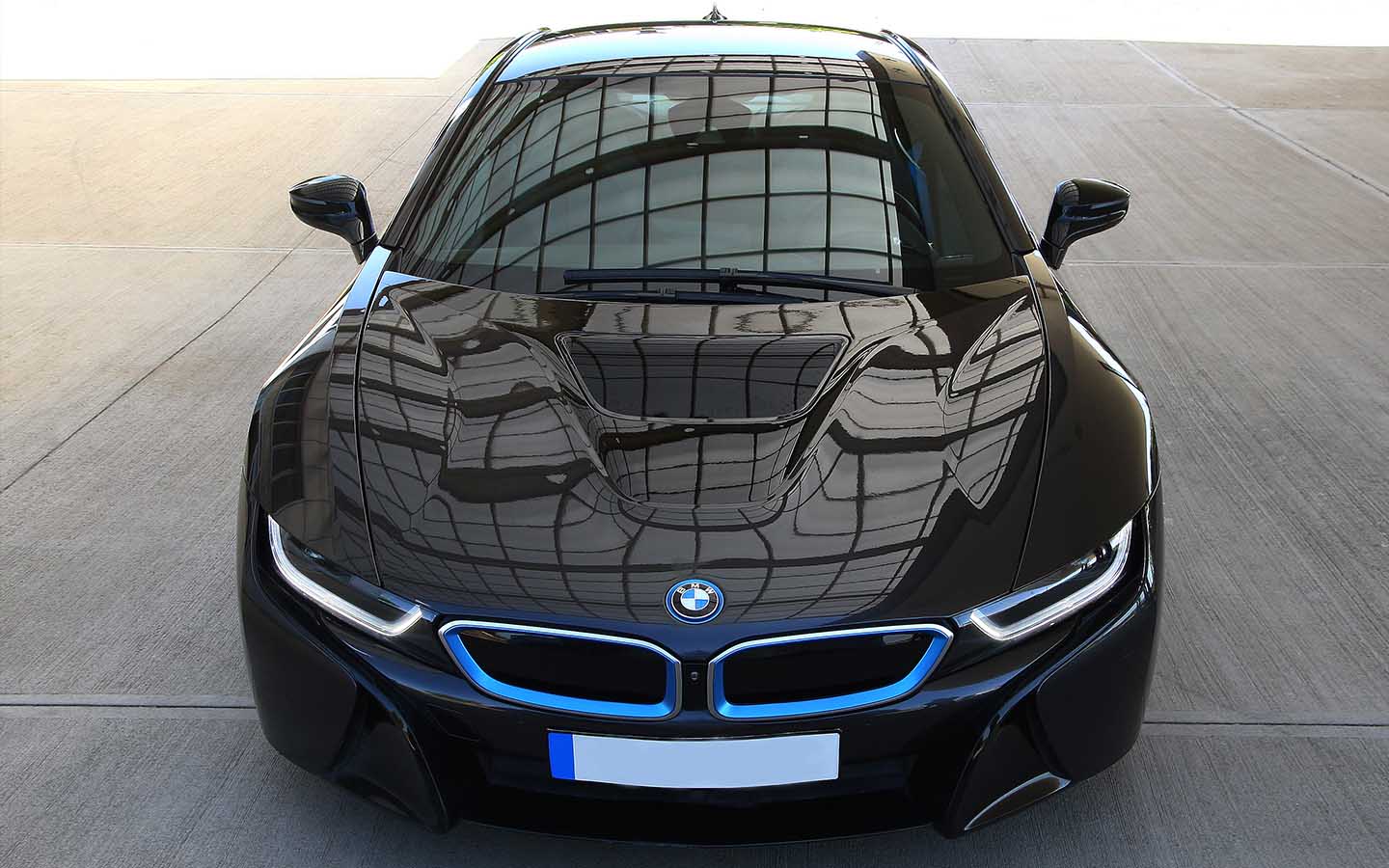 One of BMW i8 facts is that the car was the first with laser headlights