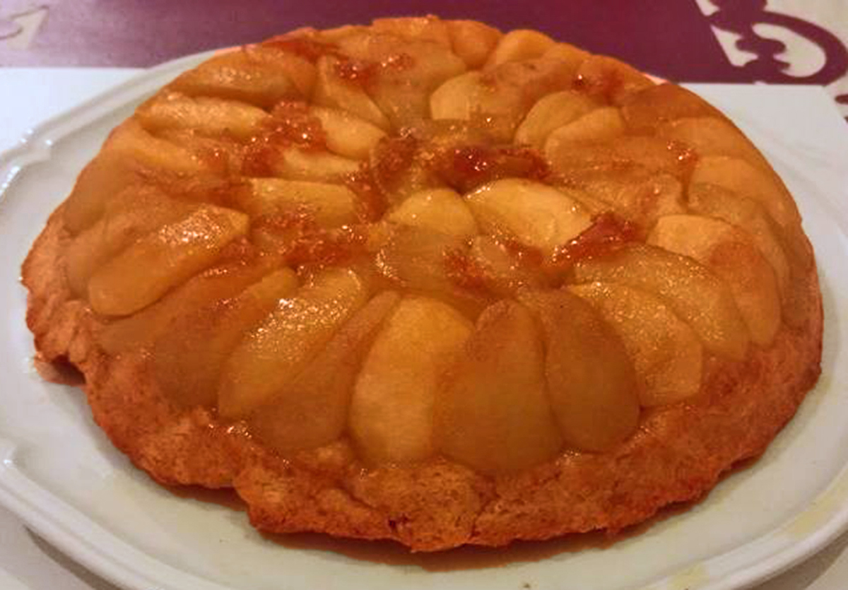 リンゴのお菓子タルトタタンの画像です。