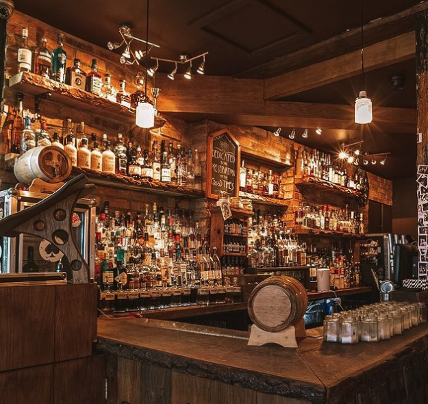 Smokin' Aces – Cocktail Bar & Whiskey Lounge