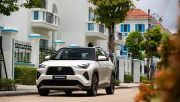 Đầu xe Toyota Yaris Cross 2024 có tạo hình hầm hố và bề thế