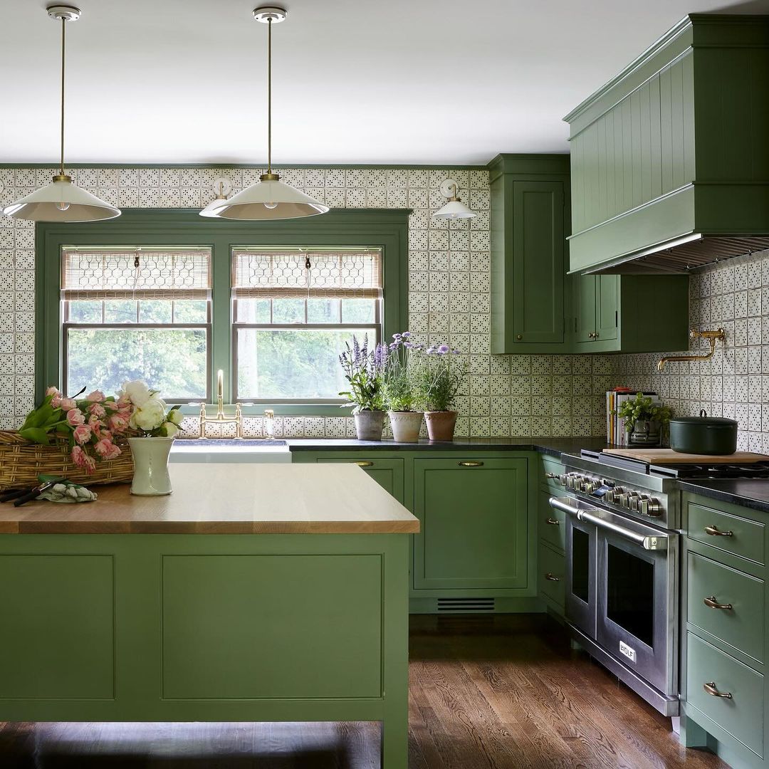 25 Amazing Ideas For Backsplash Around Kitchen Window