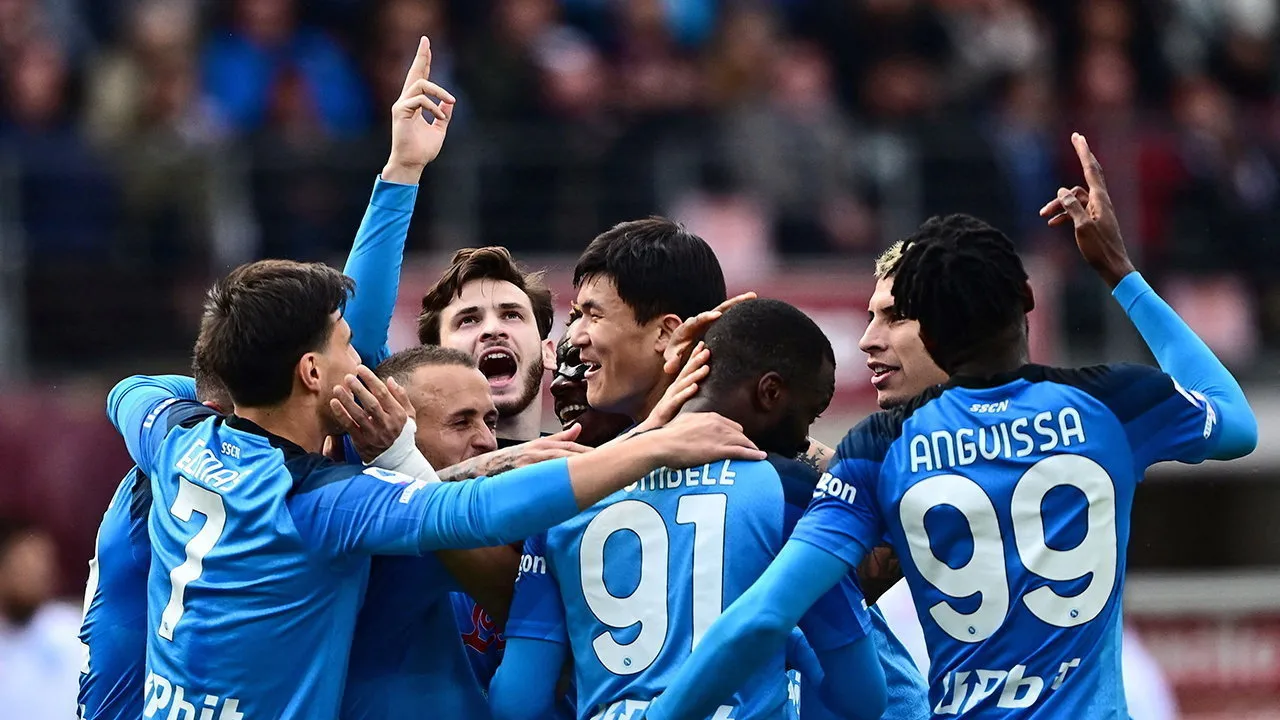 Những ngôi sao giữa lòng San Paolo: Top tiền vệ Napoli xuất sắc nhất