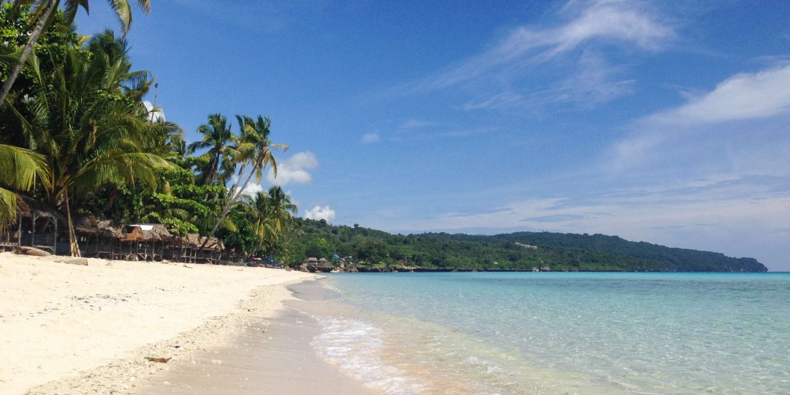 Wisata Bahari Pantai Nirwana Baubau