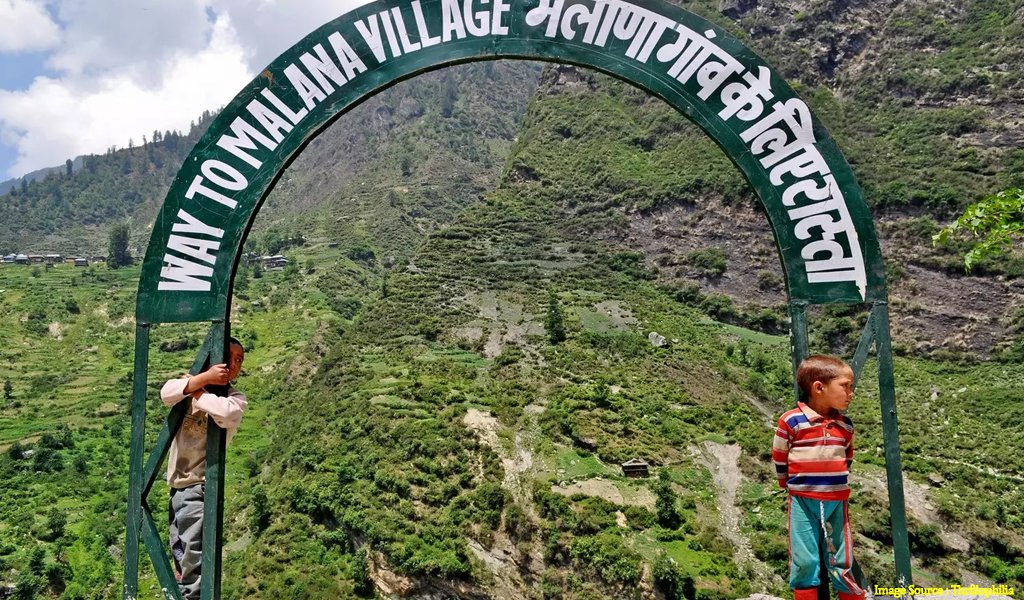 trek to malana village
