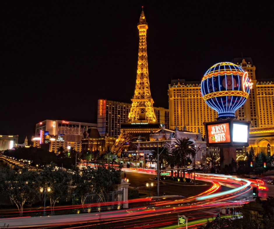 Pros and Cons of Moving to Las Vegas