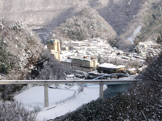 川治温泉の引きの景色