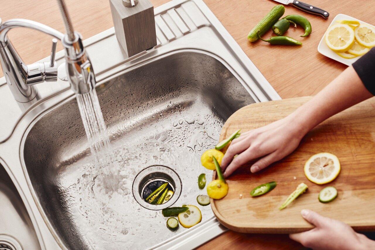 Everything You Need To Know about Garbage Disposals & Which To Buy (Updated  2020) | Blog | Your 1 Plumber FL
