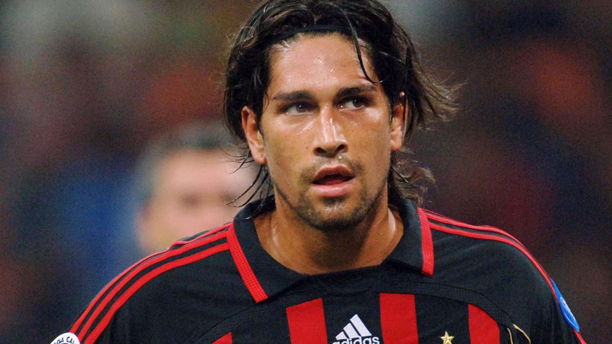  Marco Borriello khi mới bắt đầu chơi bóng tại đội tuyển AC Milan