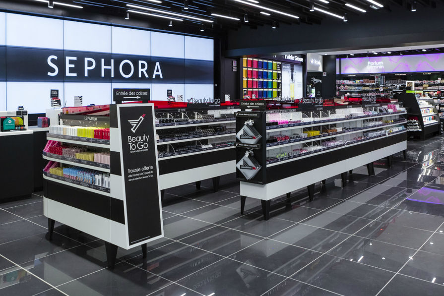Image of Sephora retail store's checkout line with displays for mini products.