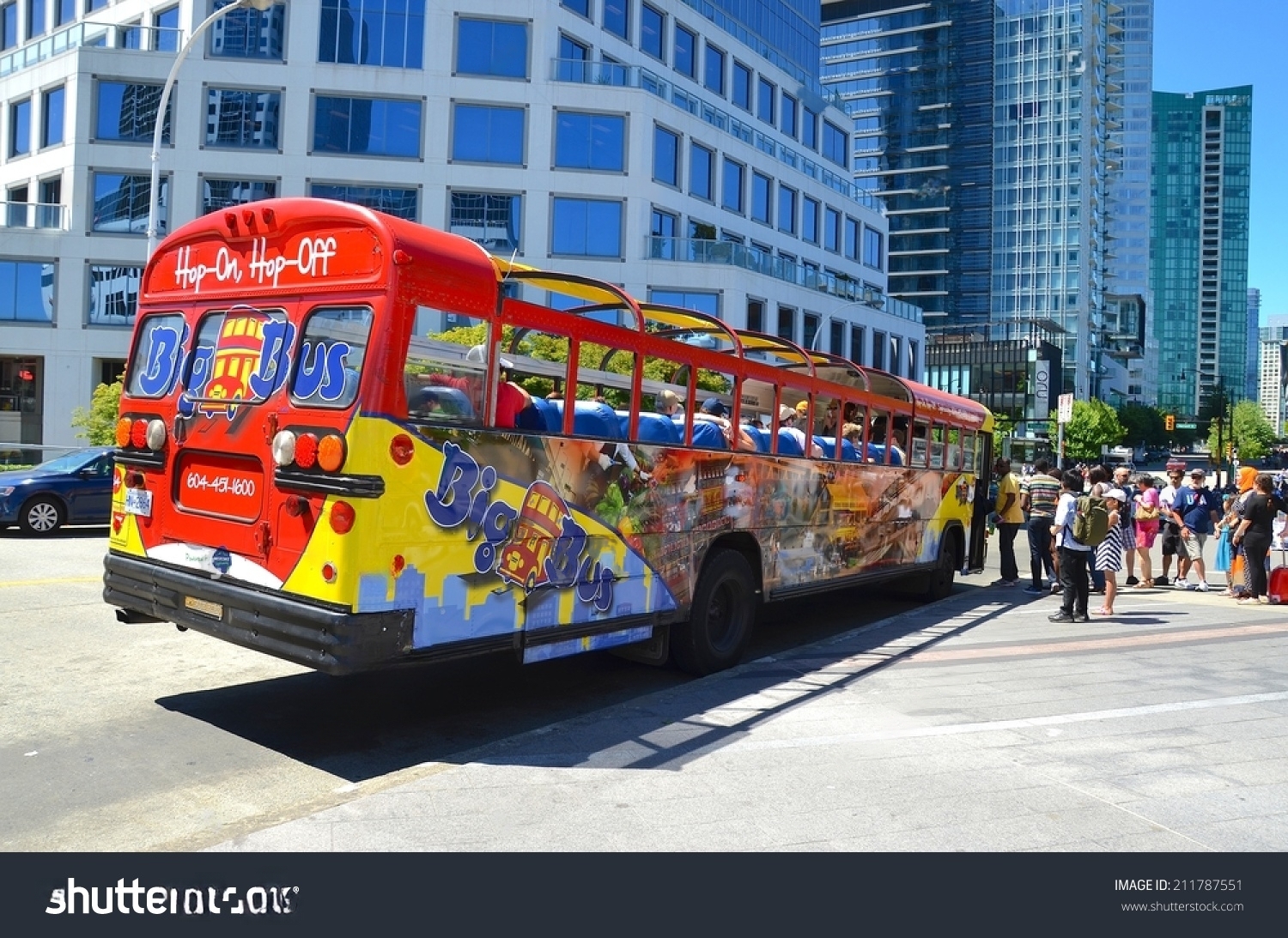 Discover Vancouver via Hop-On Hop-Off Bus Tour