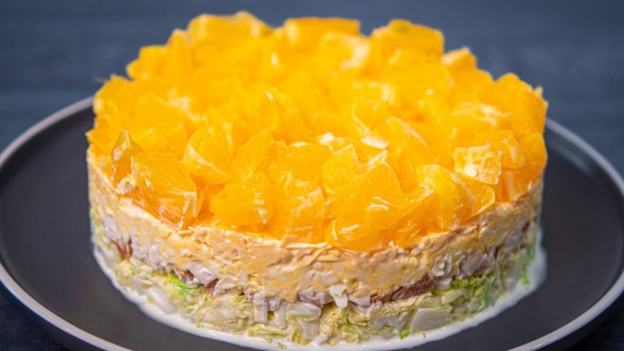 Салат з куркою та апельсинами (Фото: Кулінарні рецепти)