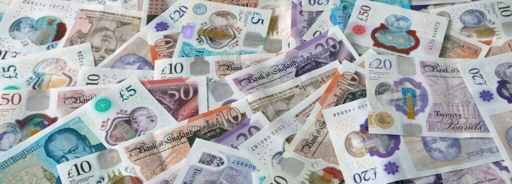 mixed uk pound banknotes