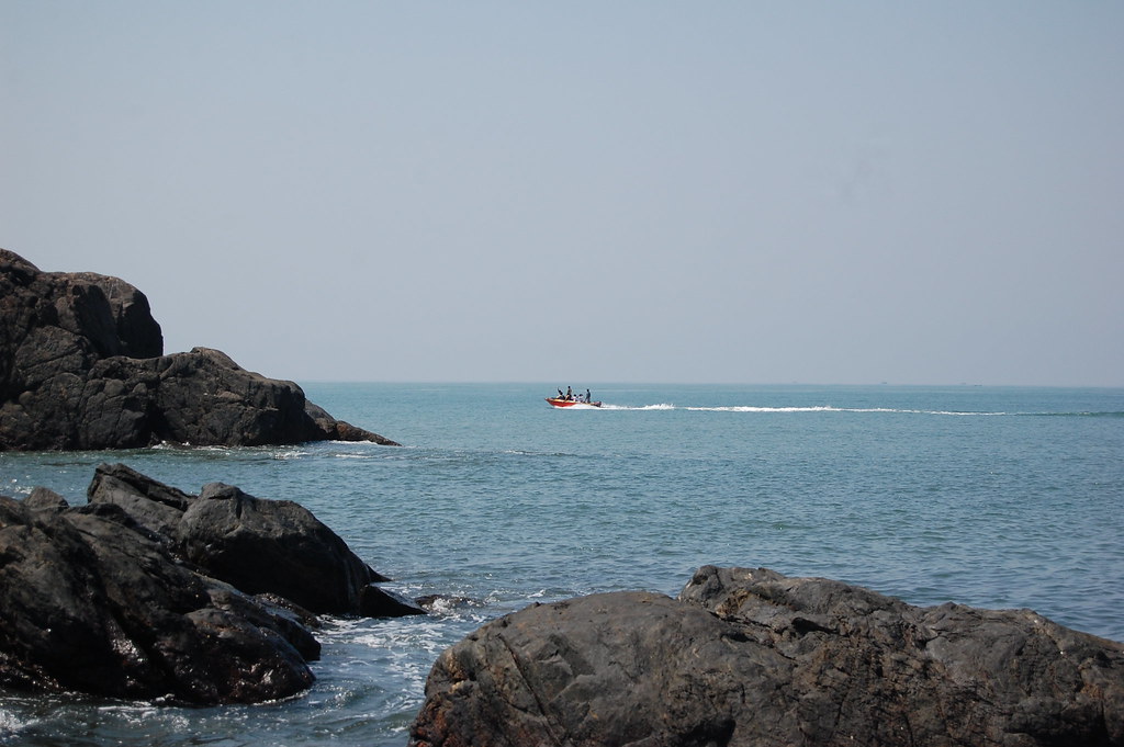 Gokarna Me Beach Trekking ek shandaar anubhav hai