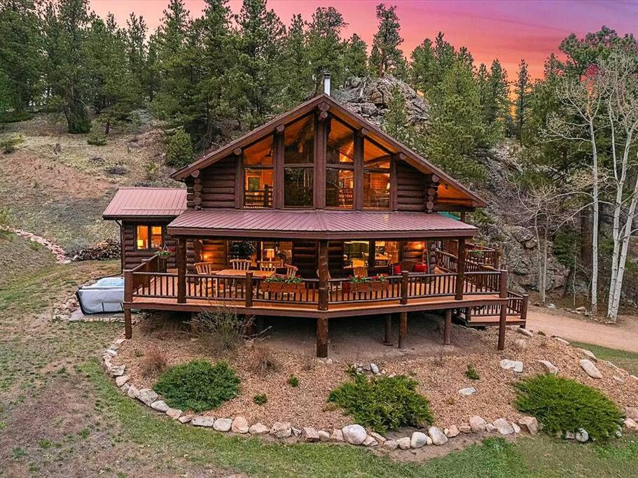 Classic Log Cabin near Rocky Mountain National Park and near Skiing, Lyons  – Updated 2023 Prices