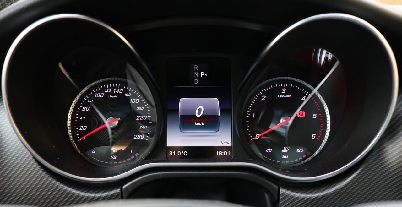 Kontroll- und Warnleuchten im Auto-Cockpit: Das bedeuten sie - AUTO BILD