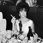 In Photos: Vintage Awards Show Style | Oscar photo, Classic ...