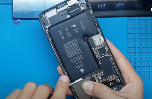 Thay pin iPhone 12 Pro Max mất bao lâu? Chi phí thay pin bao nhiêu? - 5