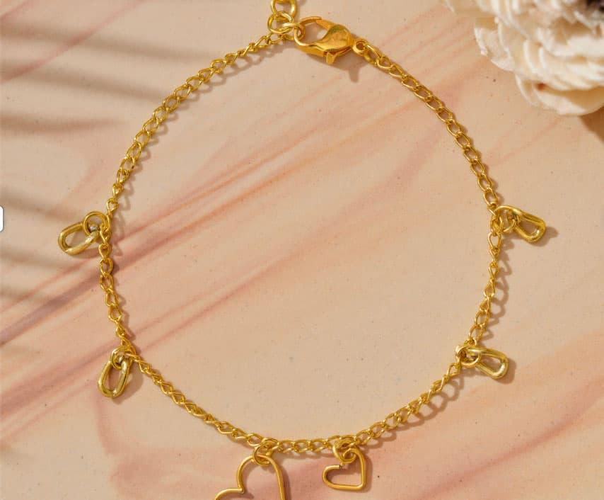 put-charm-on-bracelet-with-jump-ring