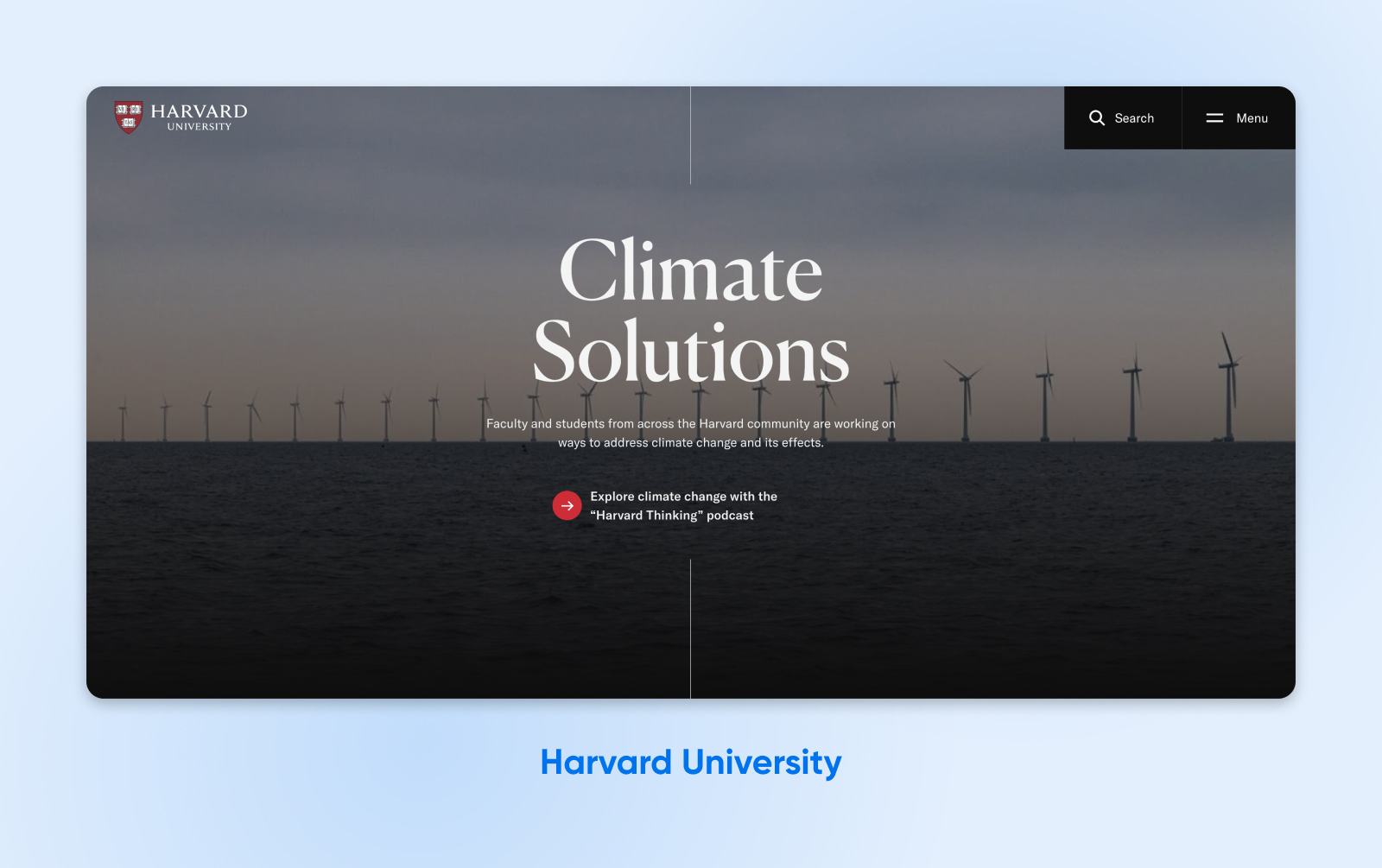 Página de inicio de la Universidad de Harvard con el encabezado Soluciones climáticas frente a una fotografía de molinos de viento en un campo.