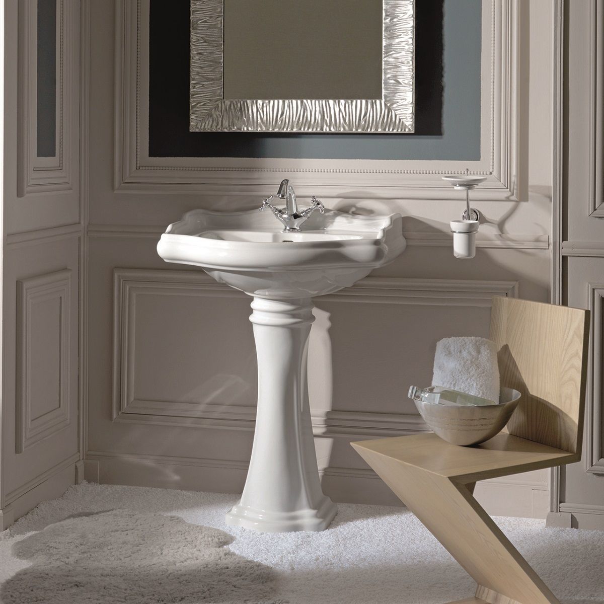 Wastafel Keranjang (Pedestal Sink)