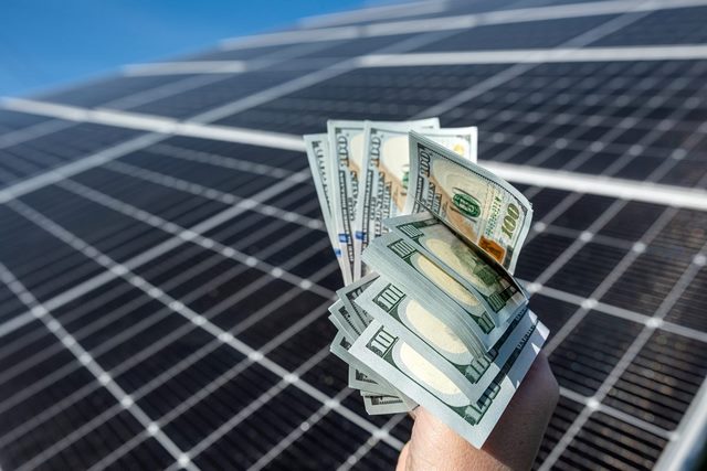 Nhiều ưu đãi về thuế đang áp dụng cho các dự án điện mặt trời  