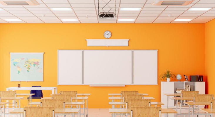 Warna terracotta untuk ruangan kelas