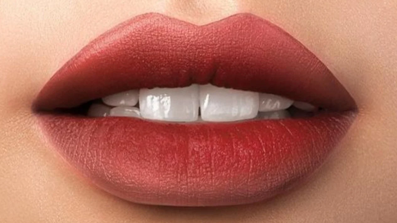 tren makeup 2024 ombre lips