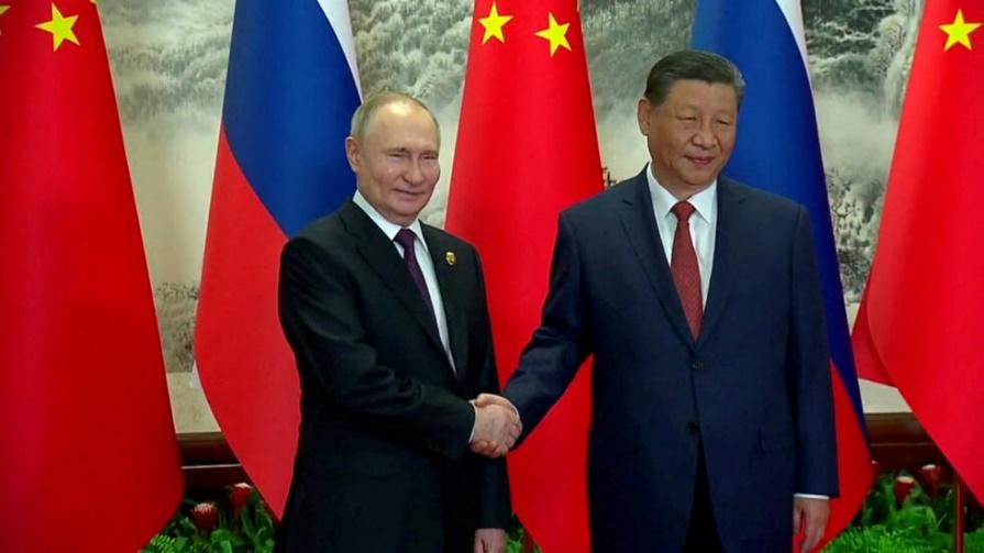 A couple of men shaking hands