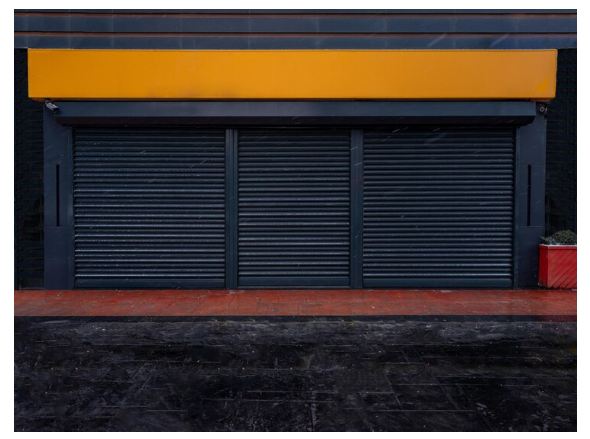 4 Amazing Tips For Commercial Garage Door Maintenance 